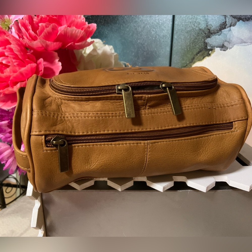 Winston Collection Toiletry Bag - Picture 2 of 5